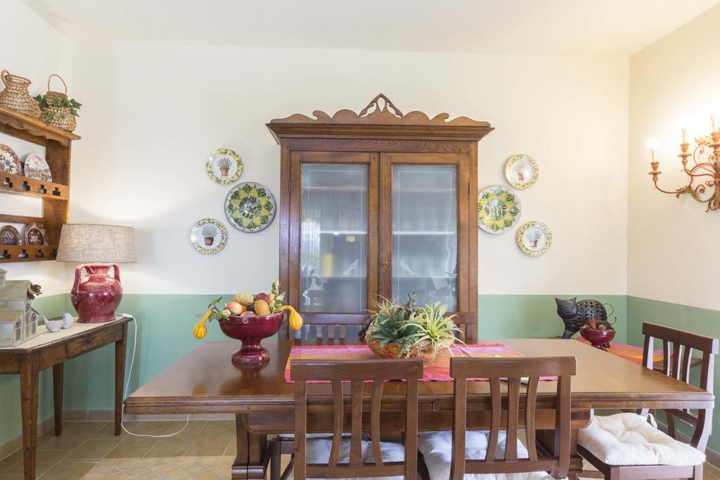 Villa Monserrato - Goelba Porto Azzurro Ngoại thất bức ảnh