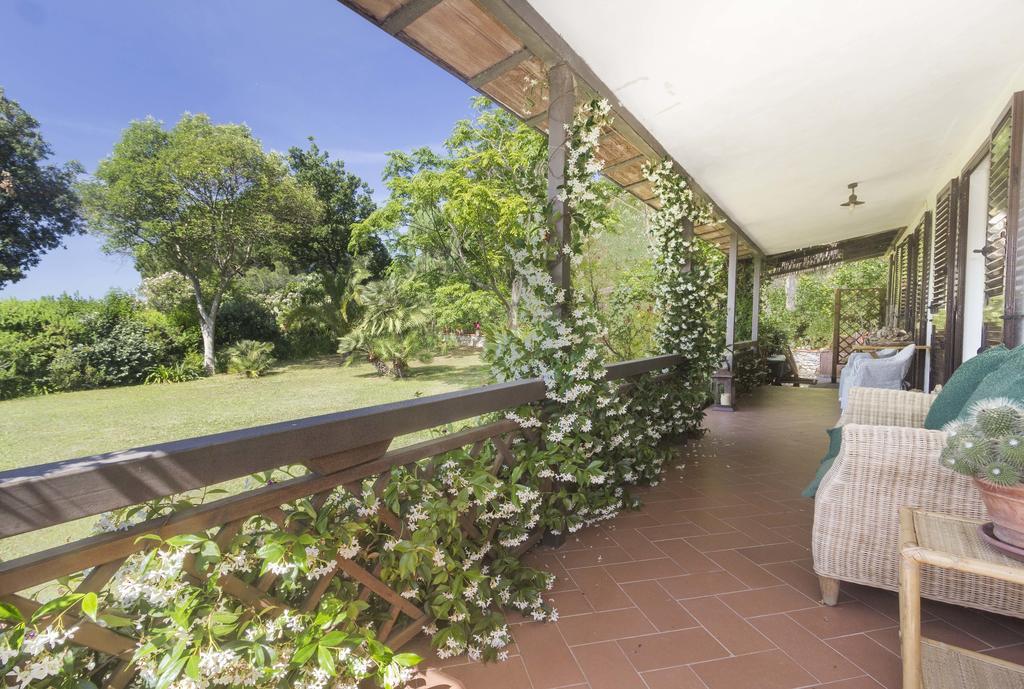 Villa Monserrato - Goelba Porto Azzurro Ngoại thất bức ảnh